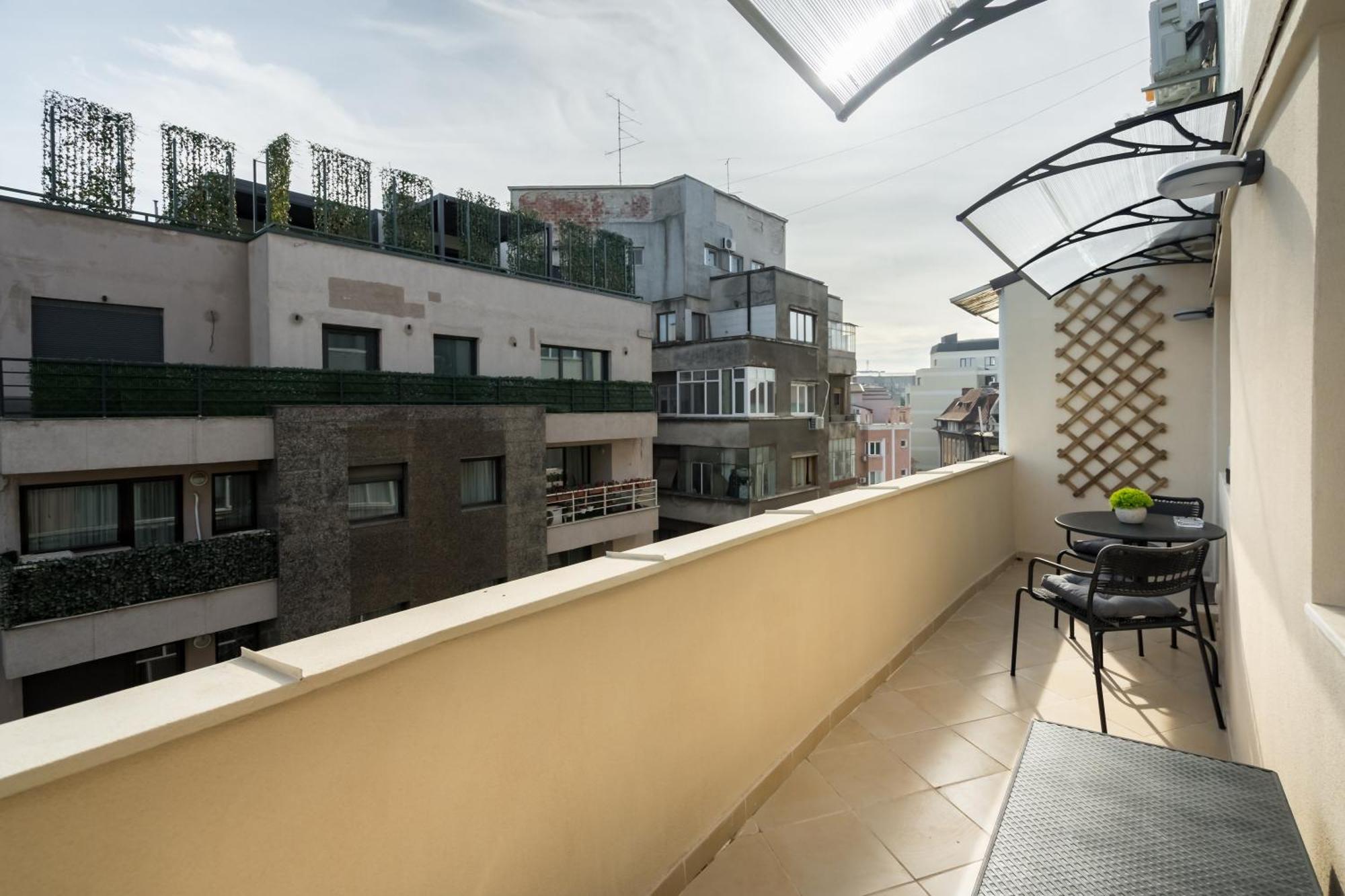 Urban Dream Studio With City Views & Comfort Букурещ Екстериор снимка