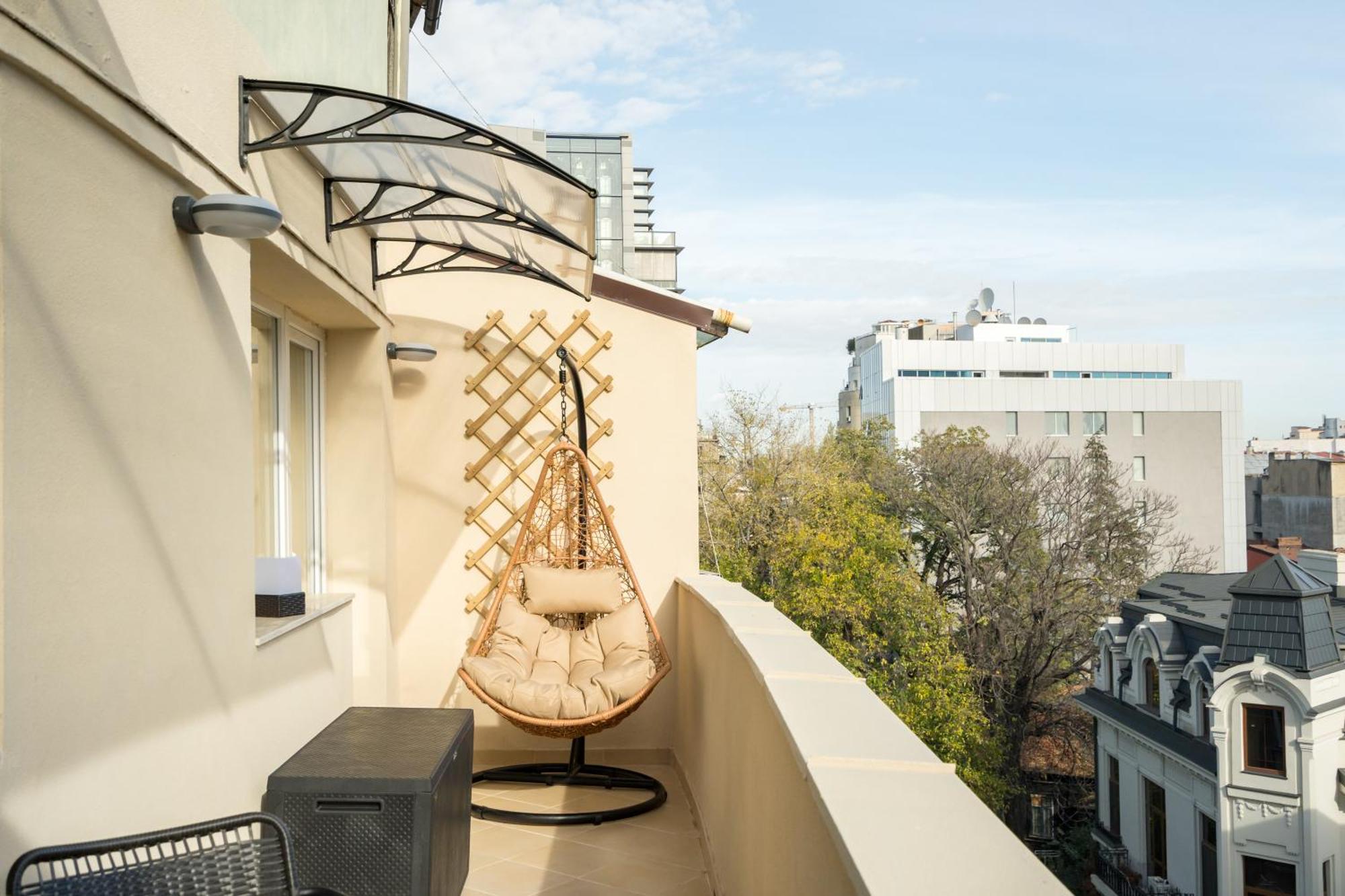 Urban Dream Studio With City Views & Comfort Букурещ Екстериор снимка