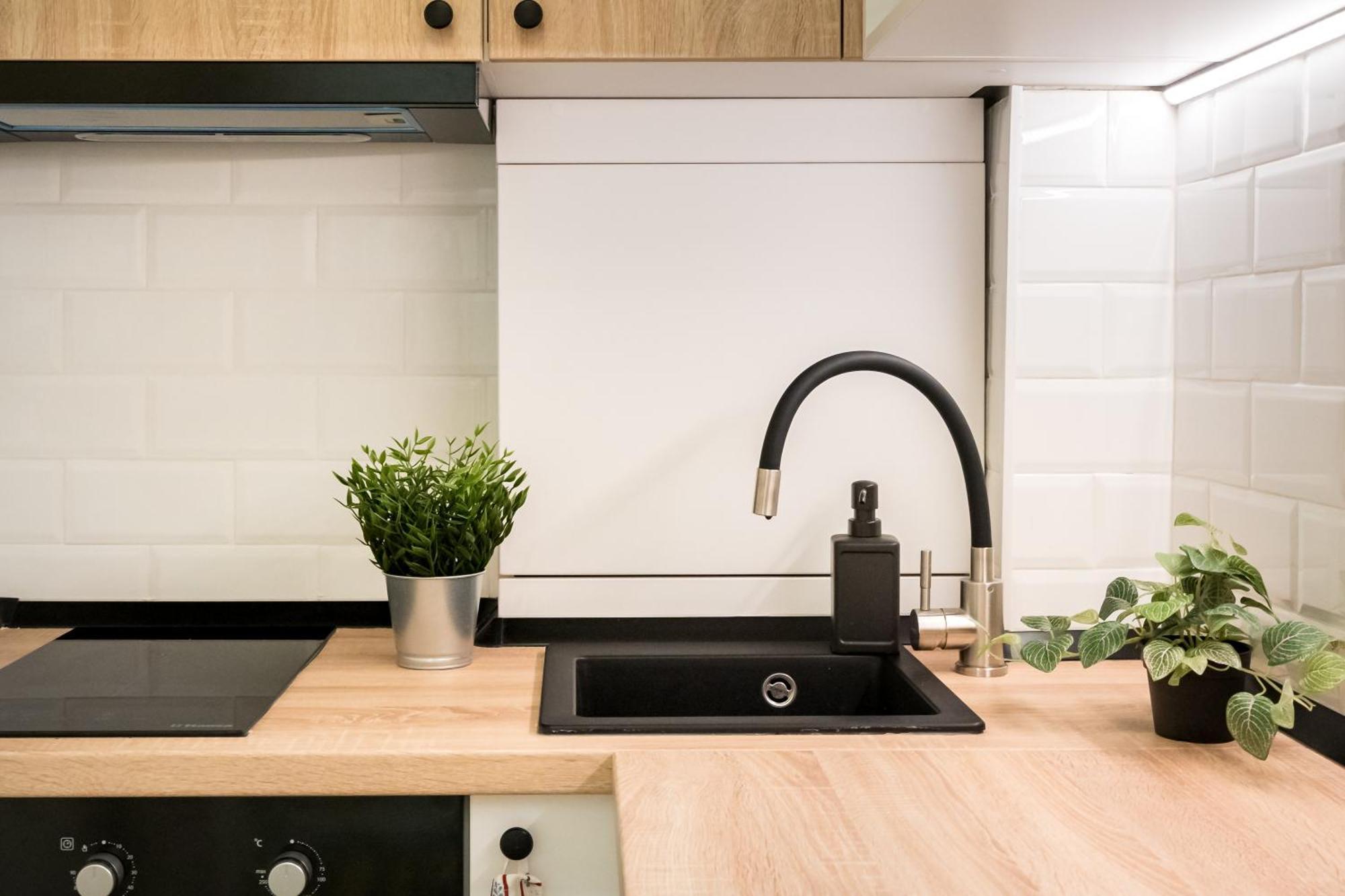 Urban Dream Studio With City Views & Comfort Букурещ Екстериор снимка