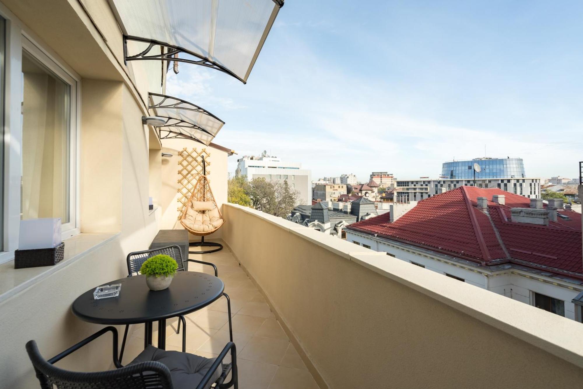 Urban Dream Studio With City Views & Comfort Букурещ Екстериор снимка