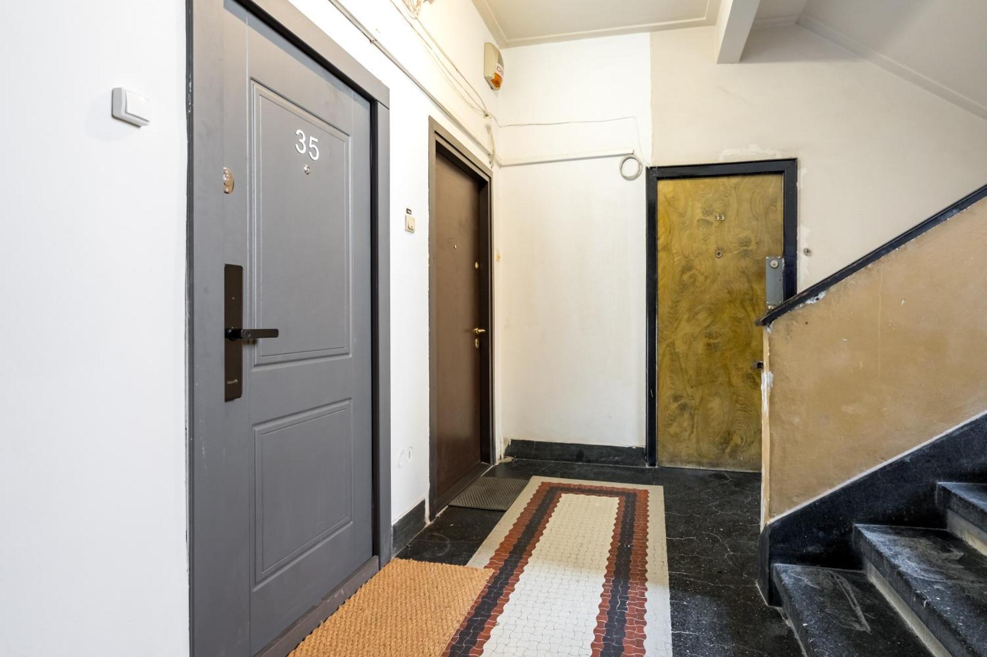 Urban Dream Studio With City Views & Comfort Букурещ Екстериор снимка