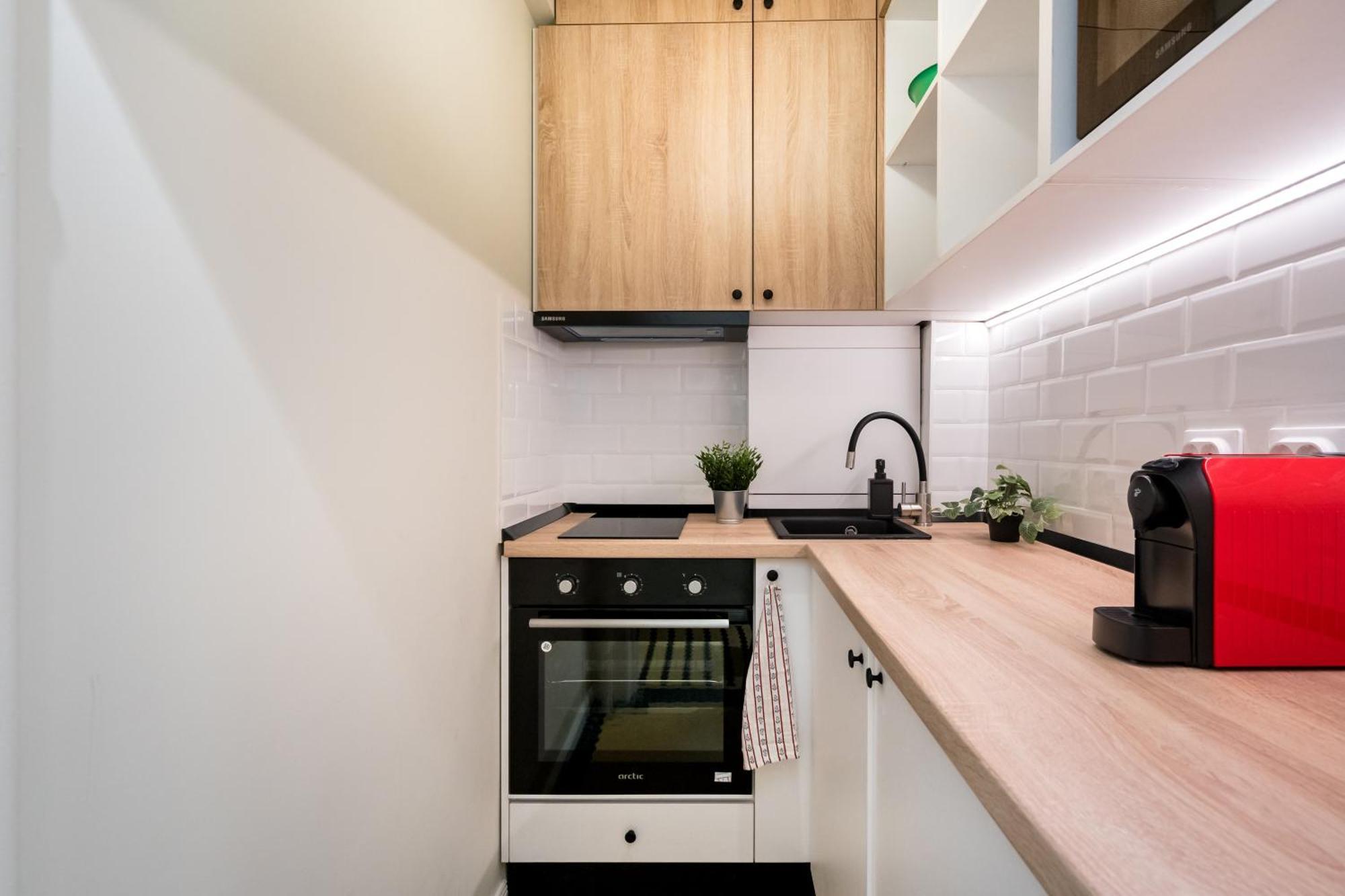 Urban Dream Studio With City Views & Comfort Букурещ Екстериор снимка