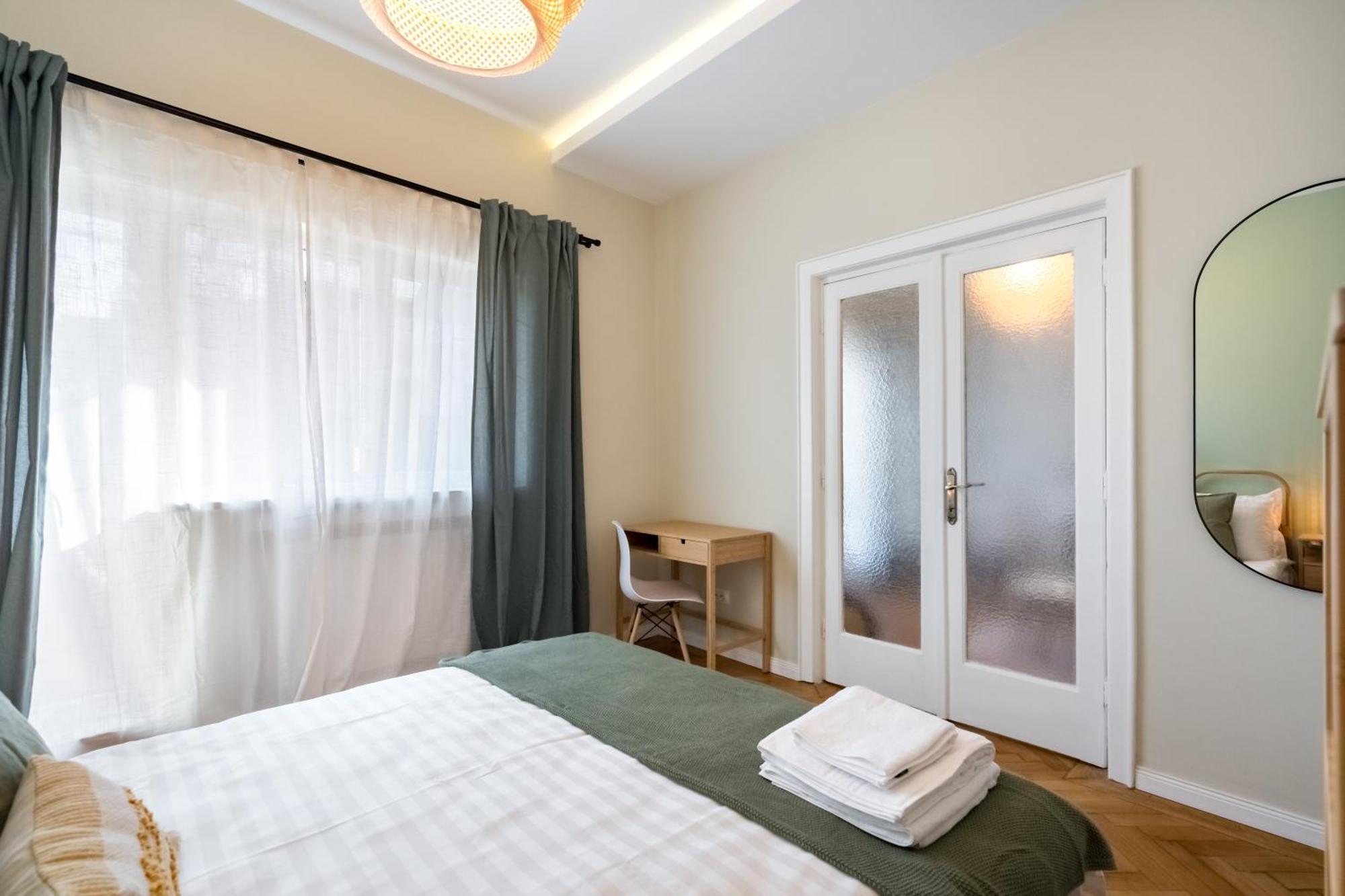 Urban Dream Studio With City Views & Comfort Букурещ Екстериор снимка